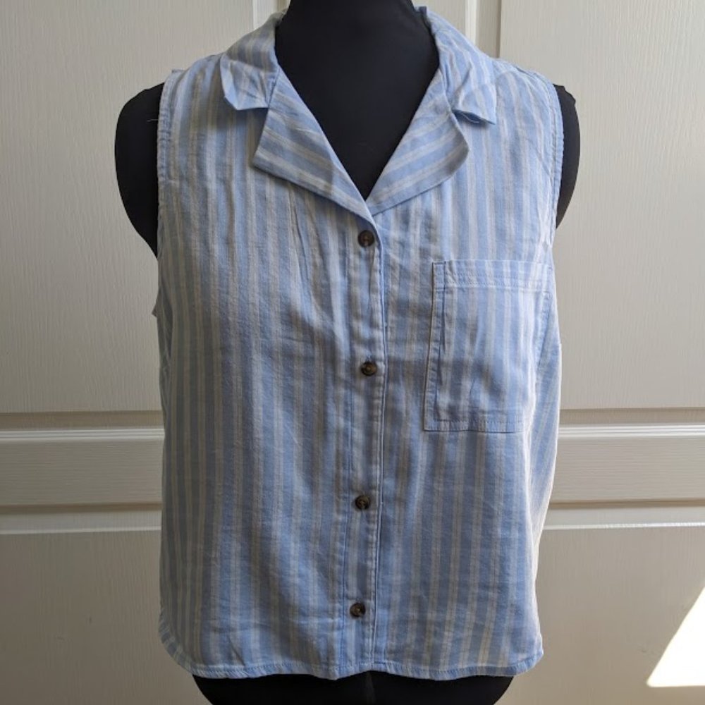 SO Top (never worn) - button down collared casual cropped